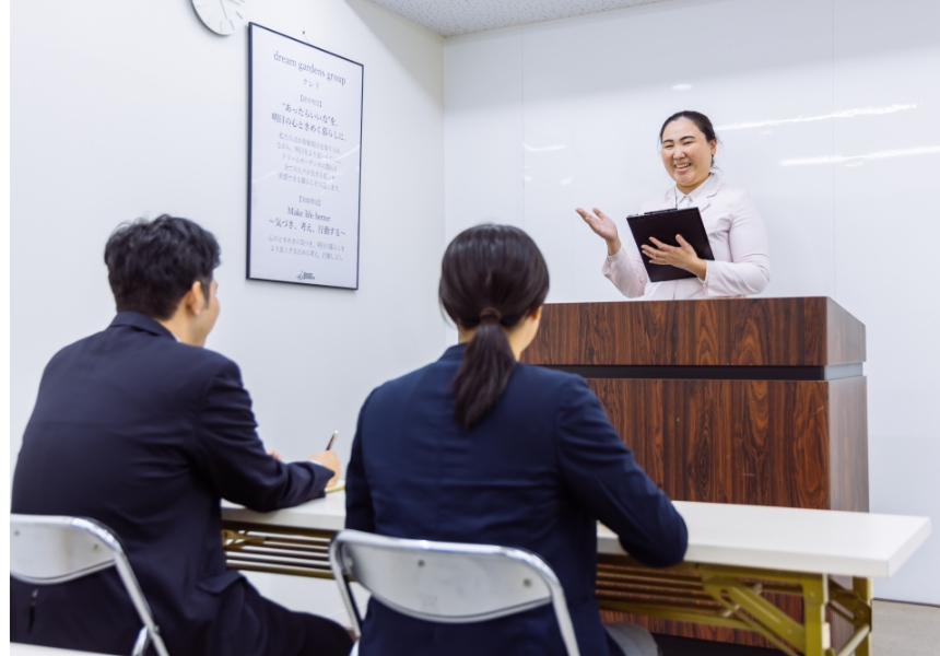 働くイメージを持つ 会社プレゼン